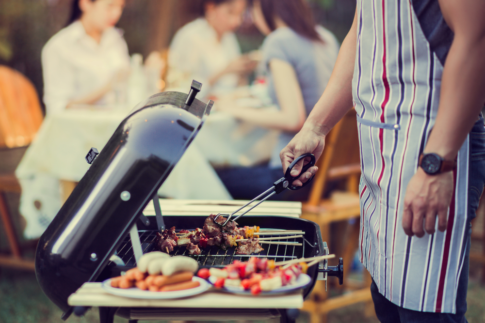 10 Must Haves For Hosting A BBQ Party Everyone Will Enjoy - Society19