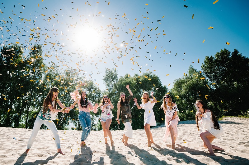 hen-party-on-beach